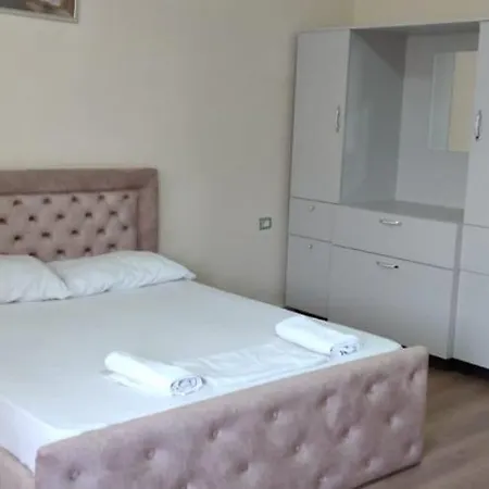Отель Caushi 3*
